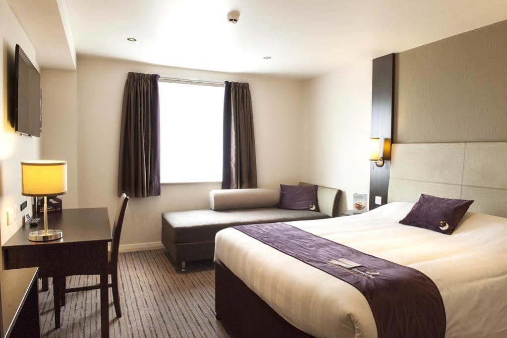 Premier Inn Premier Inn York South West Buitenkant foto