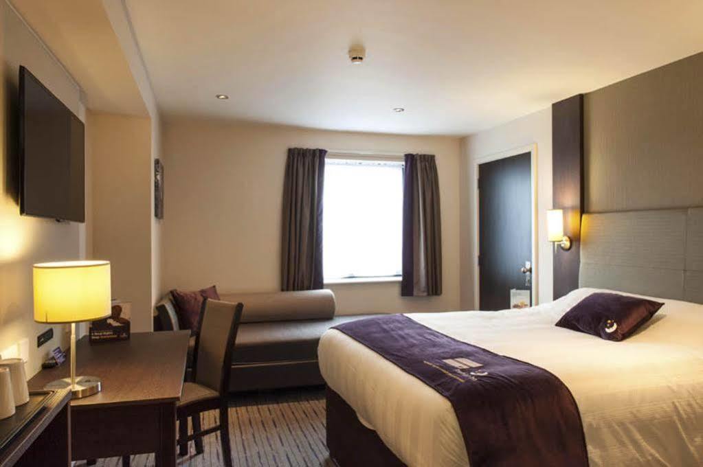 Premier Inn Premier Inn York South West Buitenkant foto