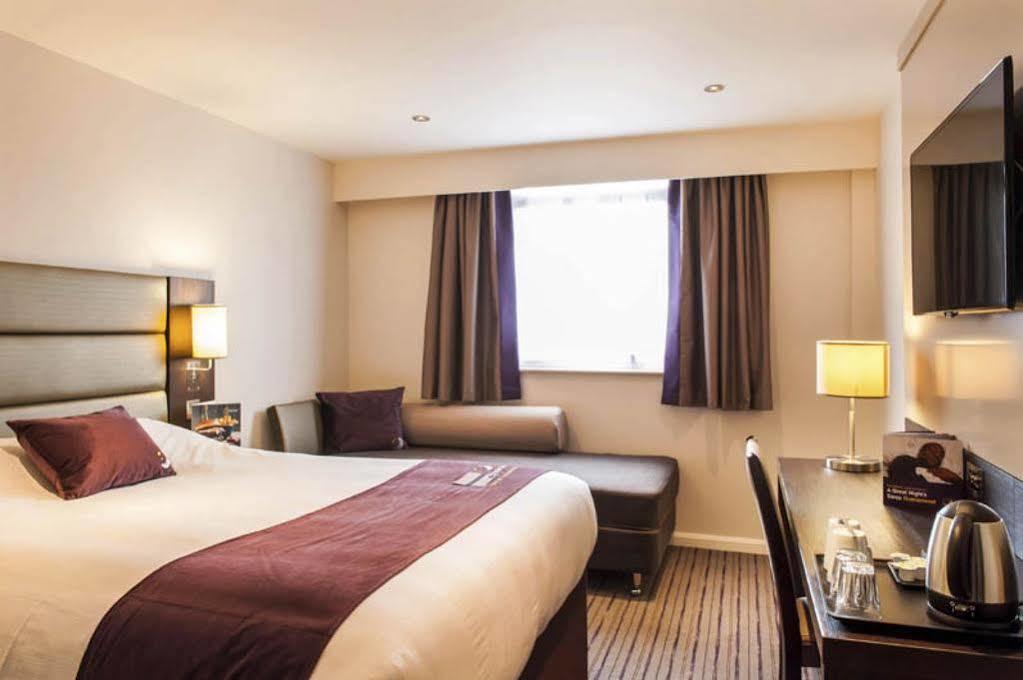 Premier Inn Premier Inn York South West Buitenkant foto