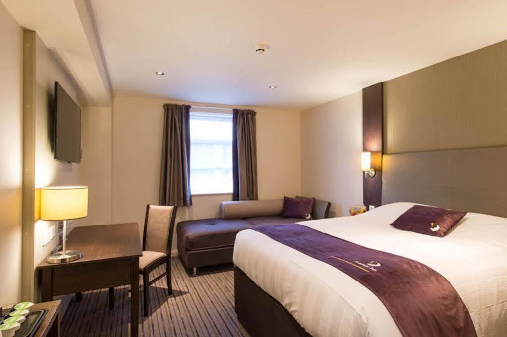 Premier Inn Premier Inn York South West Buitenkant foto